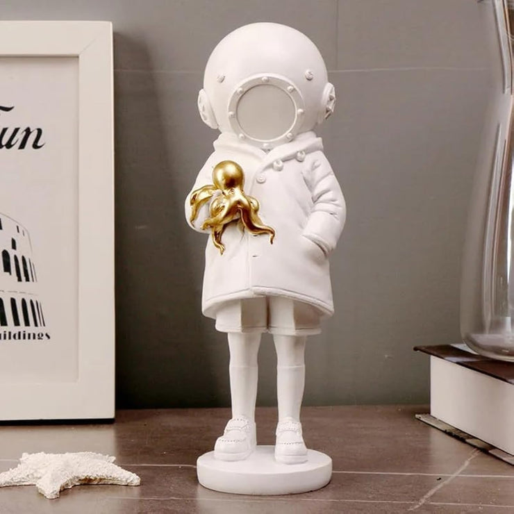 Deep Sea Diver Meets Banksy Girl Art Sculpture – Quirksy