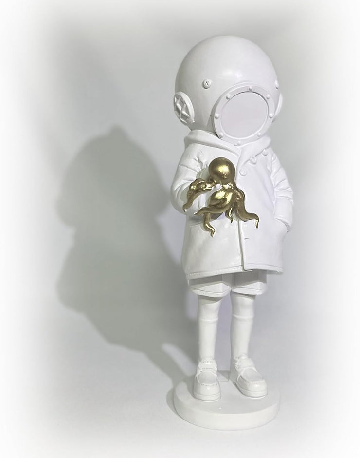 Deep Sea Diver Meets Banksy Girl Art Sculpture – Quirksy