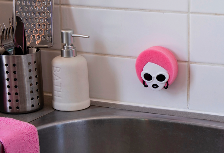 Dishco Girl Sponge Holder – Peleg Design
