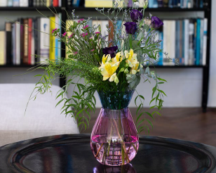 Twotone Two Way Vase – Flippable Vase by Peleg Design